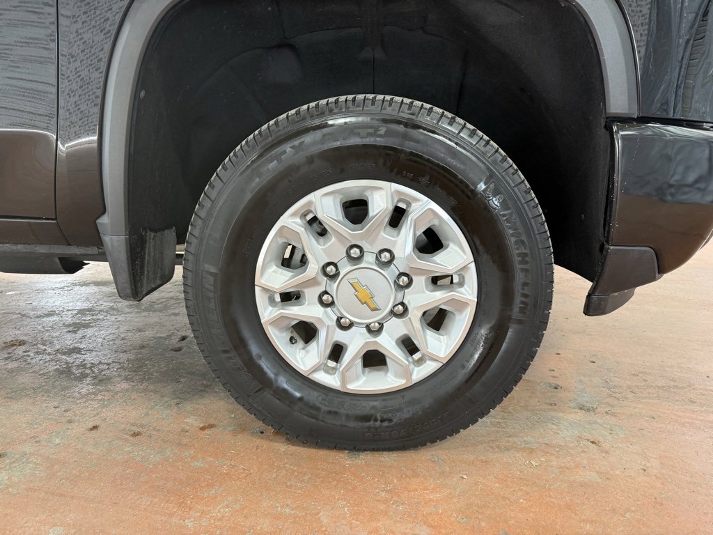 Used 2024 Chevrolet Silverado 2500 LTZ image 11