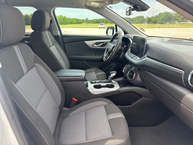 Used 2025 Chevrolet Blazer LT AWD/4WD image 13