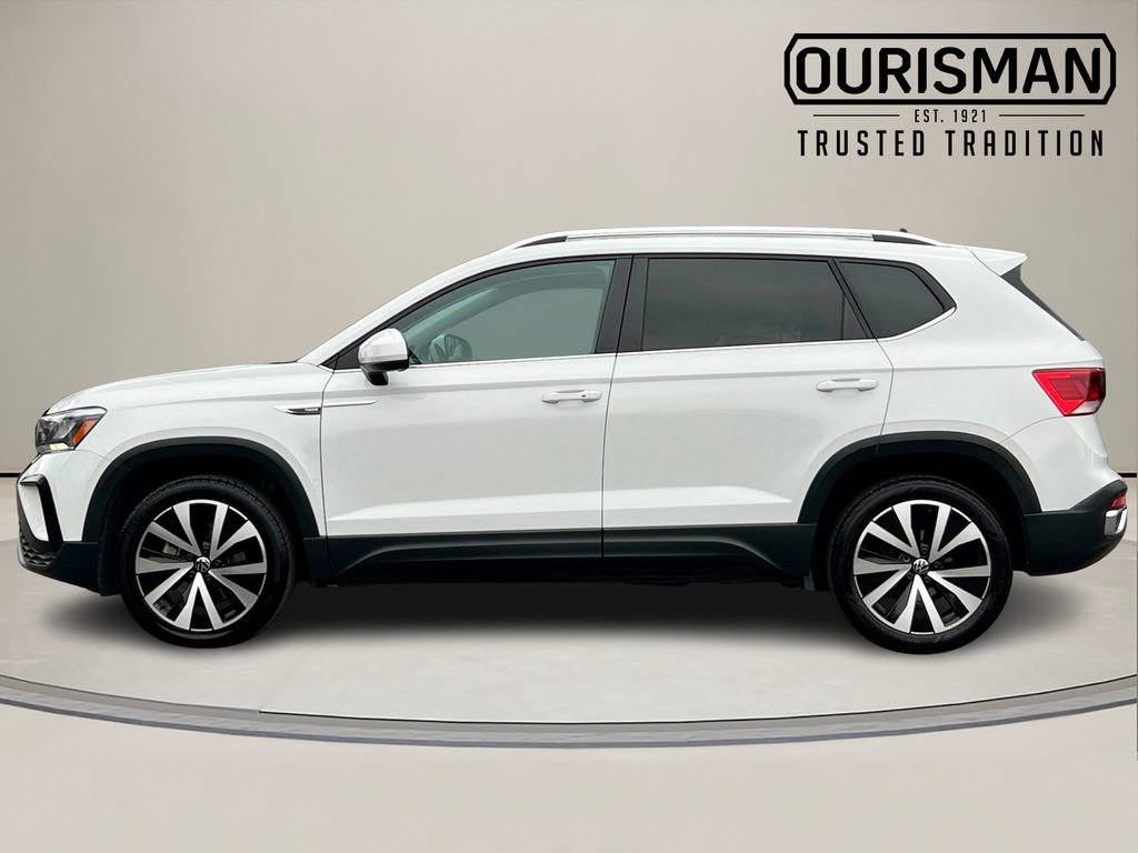 Used 2024 Volkswagen Taos SE image 3