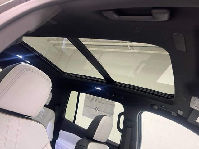 New 2026 Chevrolet Traverse High Country AWD/4WD image 24