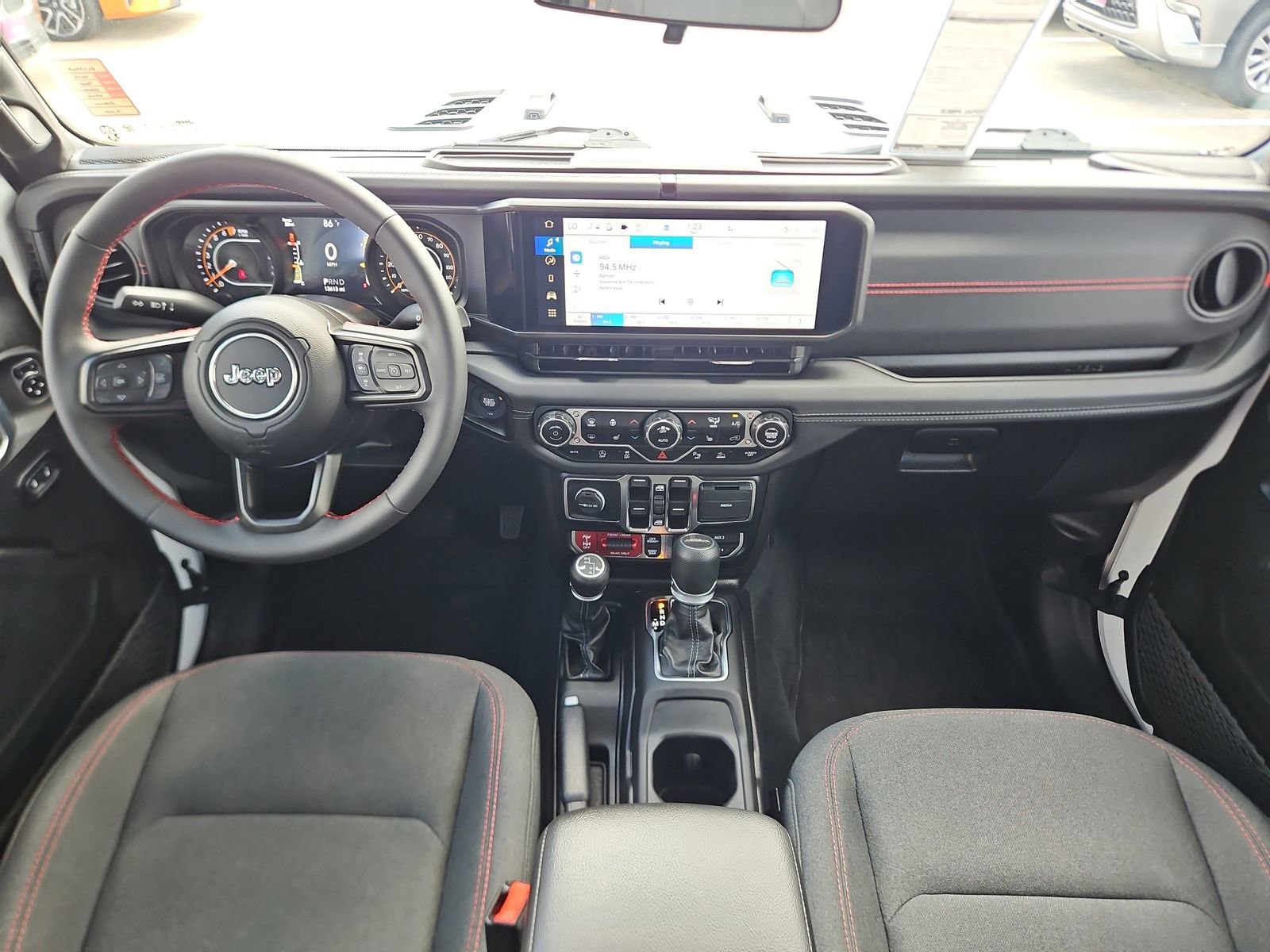 Used 2024 Jeep Gladiator Rubicon w/ Safety Group AWD/4WD image 17