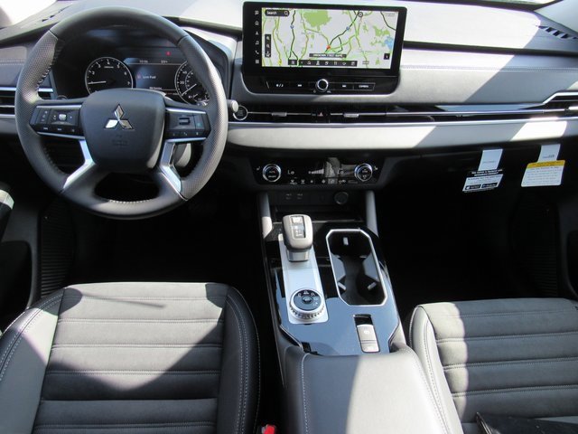 New 2025 Mitsubishi Outlander SE image 10