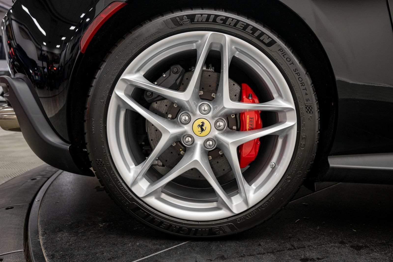 Used 2026 Ferrari Roma Spider RWD image 43