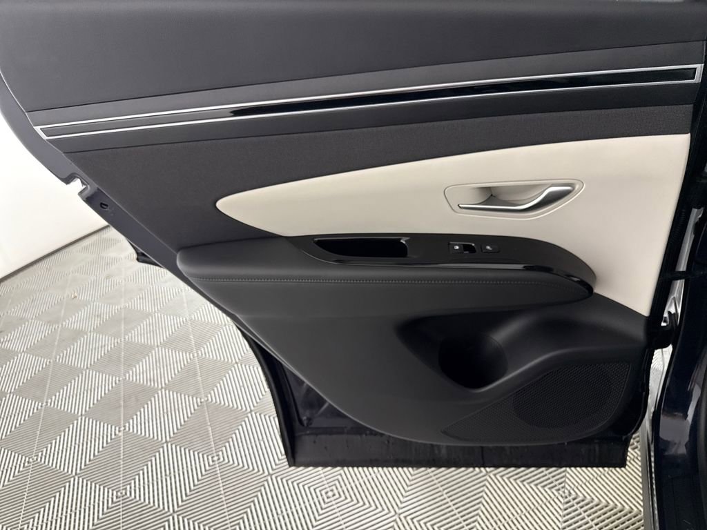 Used 2023 Hyundai Tucson Limited w/ Cargo Package image 15