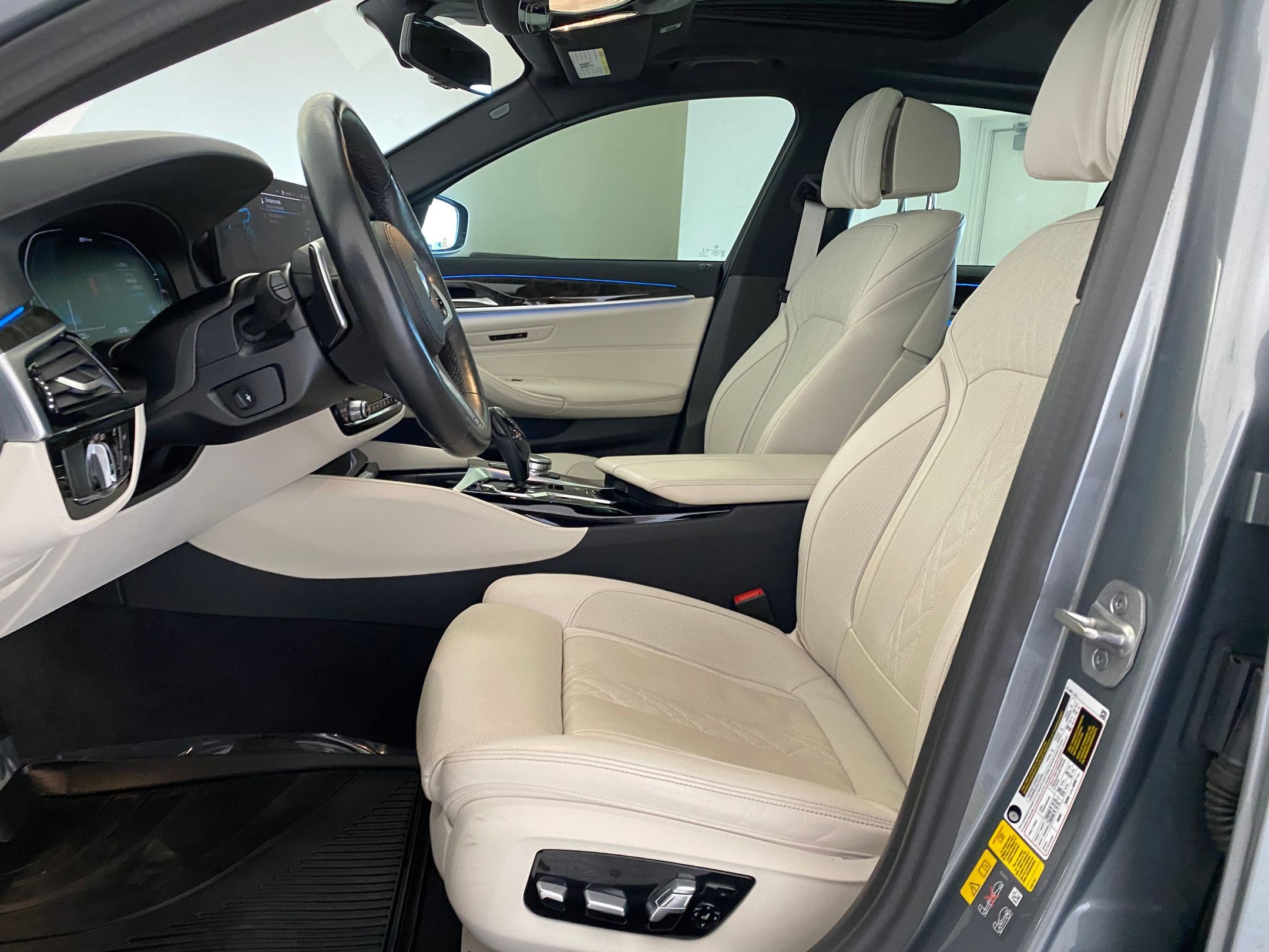 Certified 2023 BMW 530e xDrive w/ M Sport Package image 4