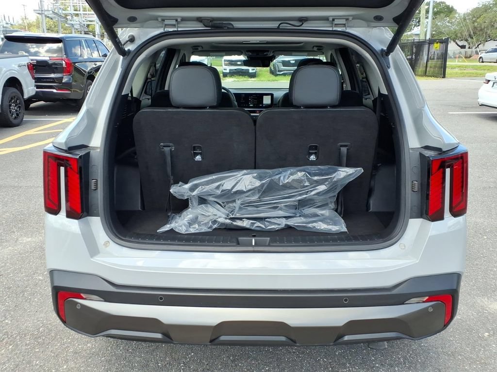Used 2025 Kia Sorento SX AWD/4WD image 19
