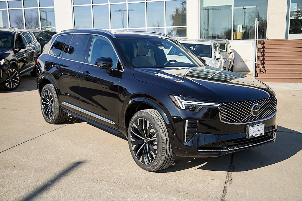 New 2026 Volvo XC90 B6 Plus w/ Protection Package image 4