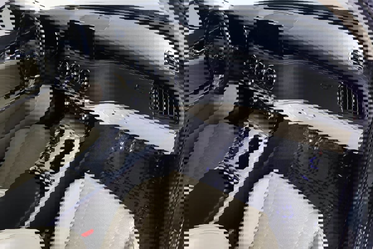 Used 2023 Kia Stinger GT2 image 39