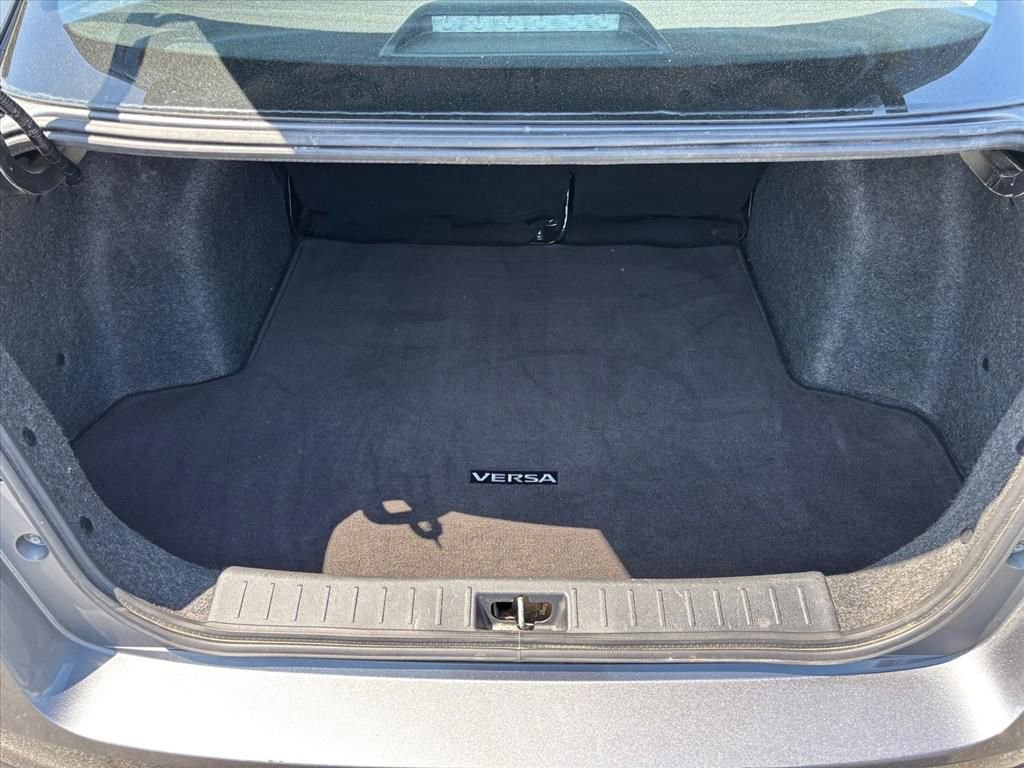 Used 2020 Nissan Versa SR FWD image 26