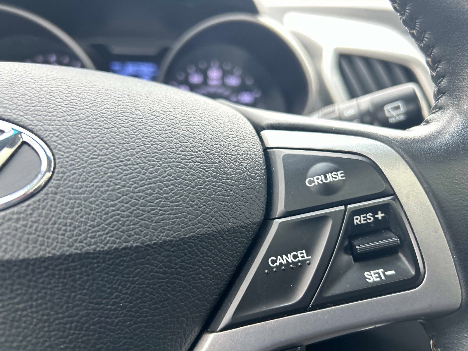 Used 2014 Hyundai Veloster w/ Style Package 02 image 23