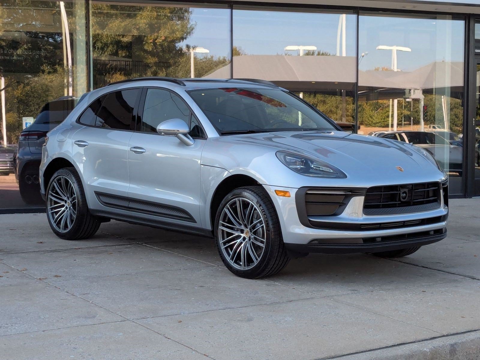 Certified 2026 Porsche Macan AWD/4WD image 7
