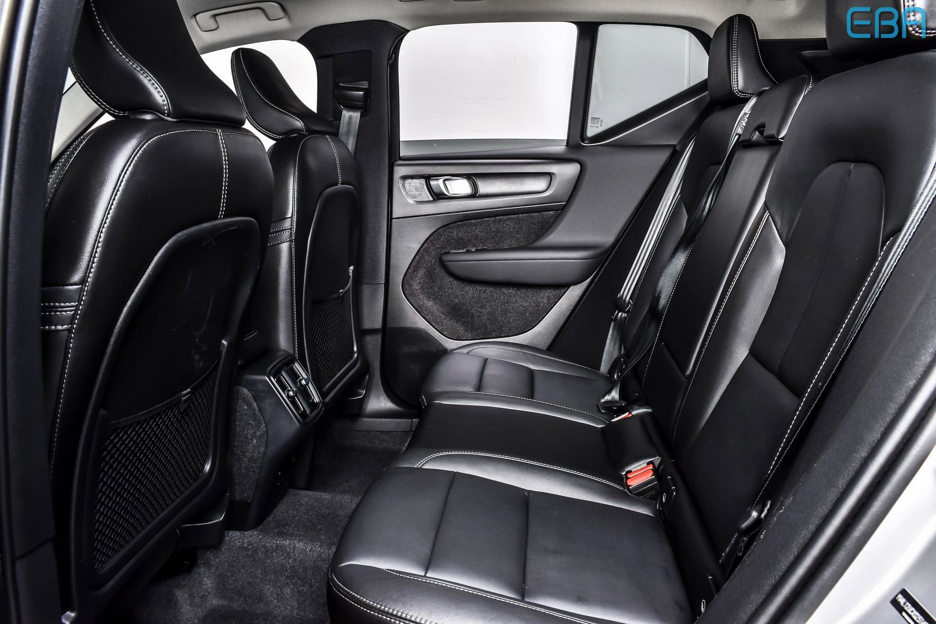 Used 2025 Volvo XC40 B5 Plus image 21