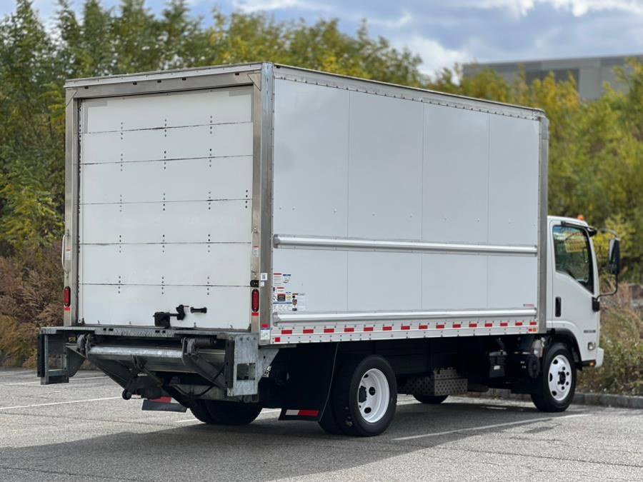 Used 2019 Isuzu NPR image 8