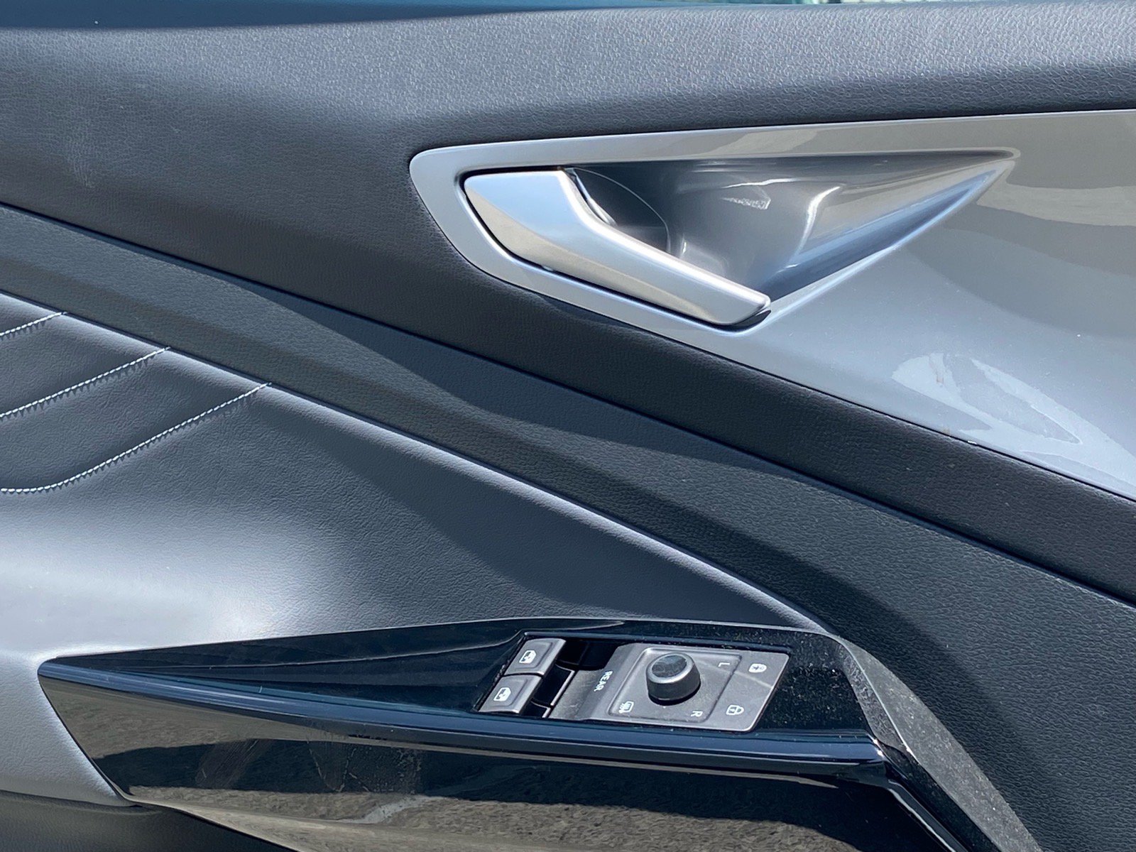 Certified 2023 Volkswagen ID.4 Pro S RWD image 17