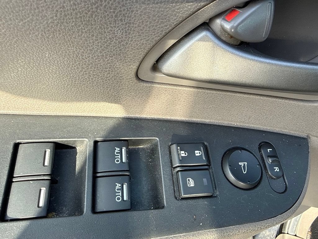 Used 2012 Honda Odyssey EX-L image 17