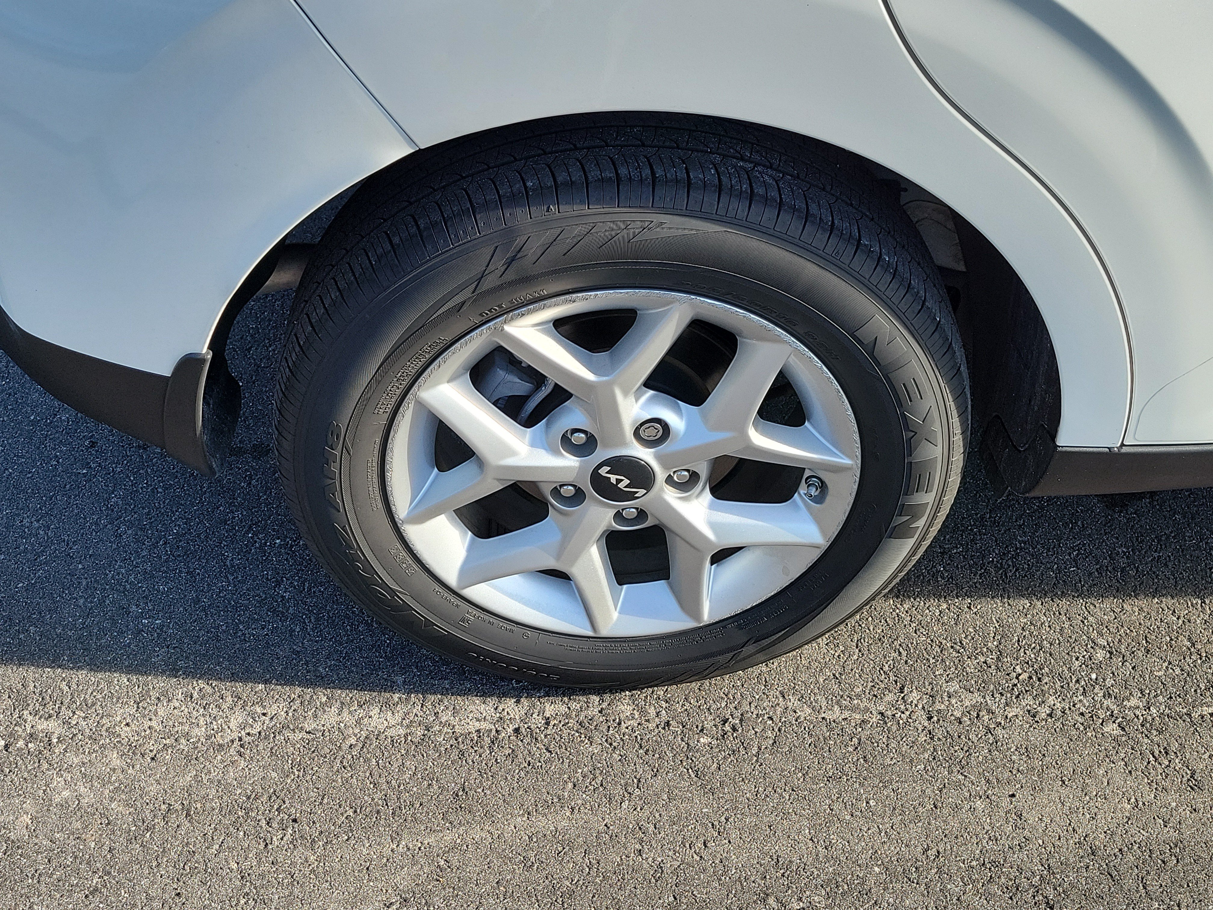 Certified 2025 Kia Soul S FWD image 35