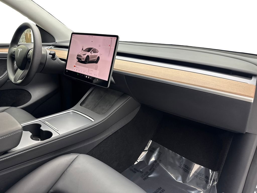 Used 2024 Tesla Model Y Long Range image 52