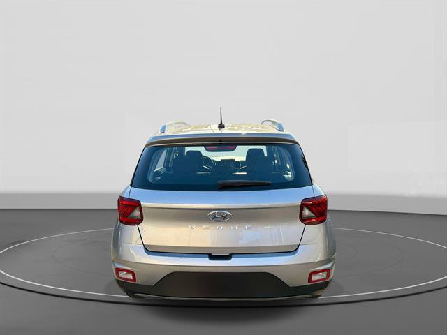 Used 2026 Hyundai Venue SEL FWD image 5
