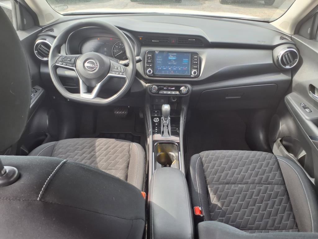Used 2022 Nissan Kicks SV w/ Interior Electronics Package FWD image 10