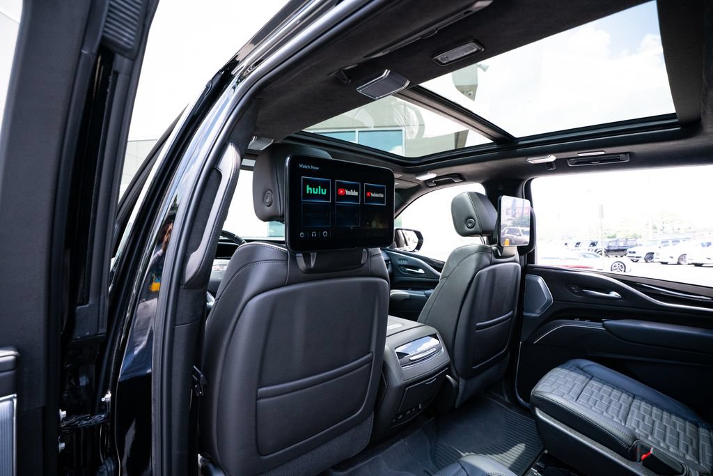 Used 2023 Cadillac Escalade ESV V w/ LPO, ONYX Package AWD/4WD image 46