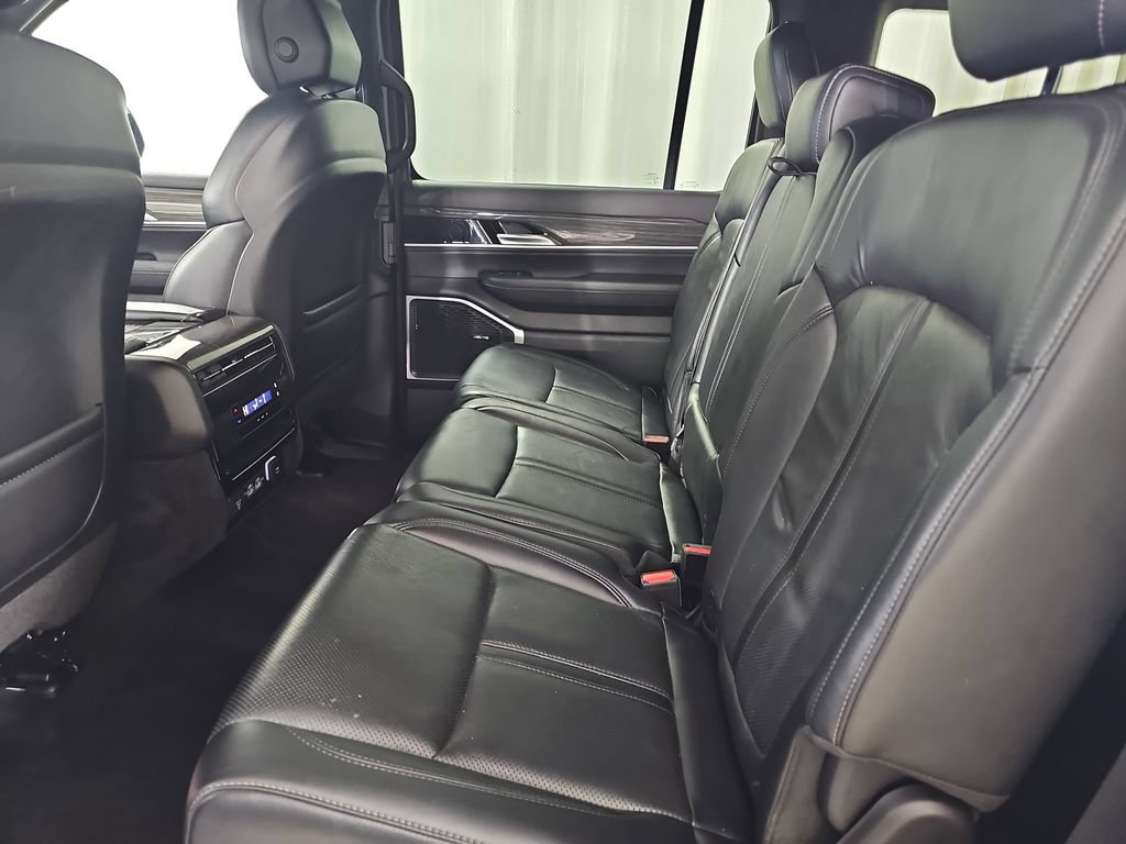 Used 2022 Jeep Wagoneer Series II AWD/4WD image 19