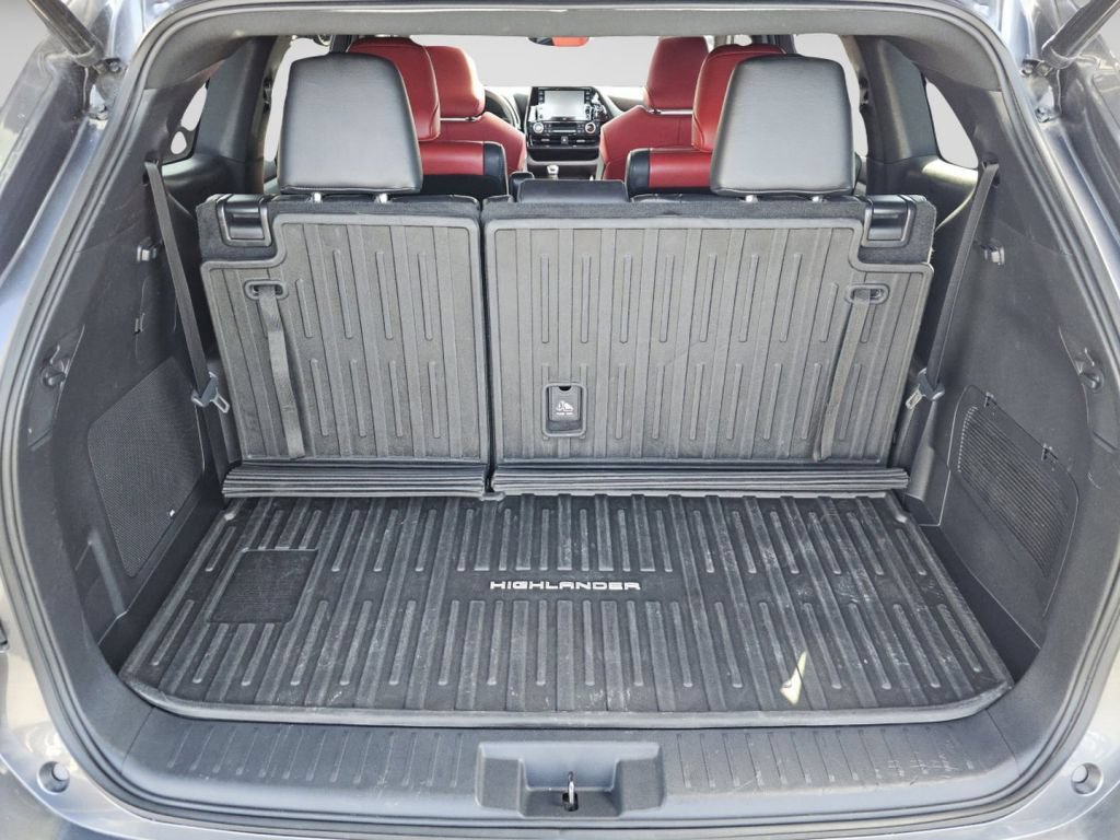 Used 2021 Toyota Highlander XSE AWD/4WD image 28
