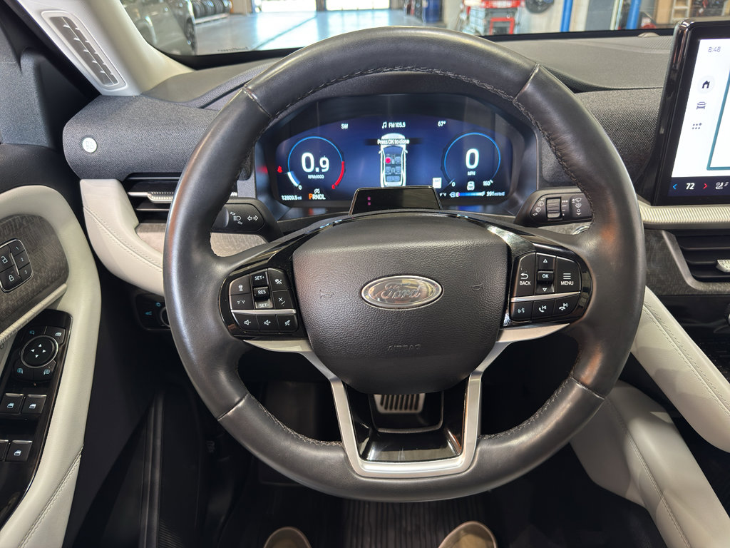 Used 2025 Ford Explorer Platinum w/ LUX Leather Package AWD/4WD image 25