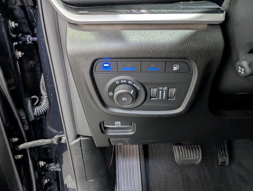 Used 2022 Jeep Grand Cherokee Trailhawk w/ Advanced Protech Group II AWD/4WD image 20