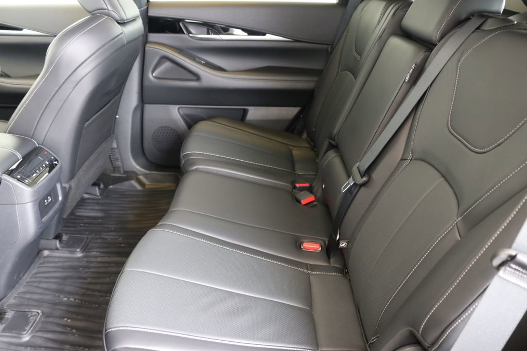 Certified 2025 INFINITI QX60 Pure image 22
