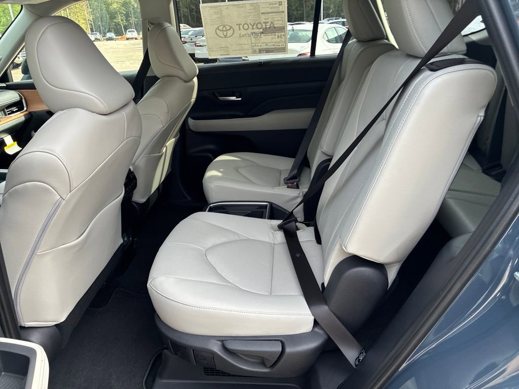 New 2026 Toyota Grand Highlander AWD Hybrid image 16