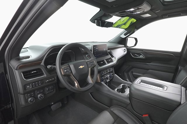 Used 2024 Chevrolet Suburban High Country w/ Premium Package image 13
