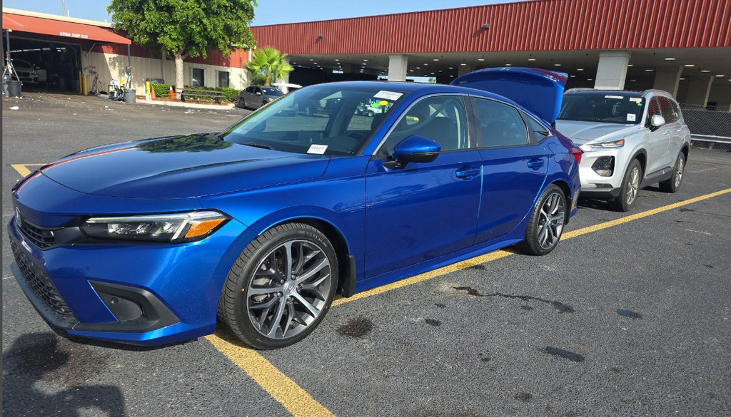 Used 2023 Honda Civic Touring image 1