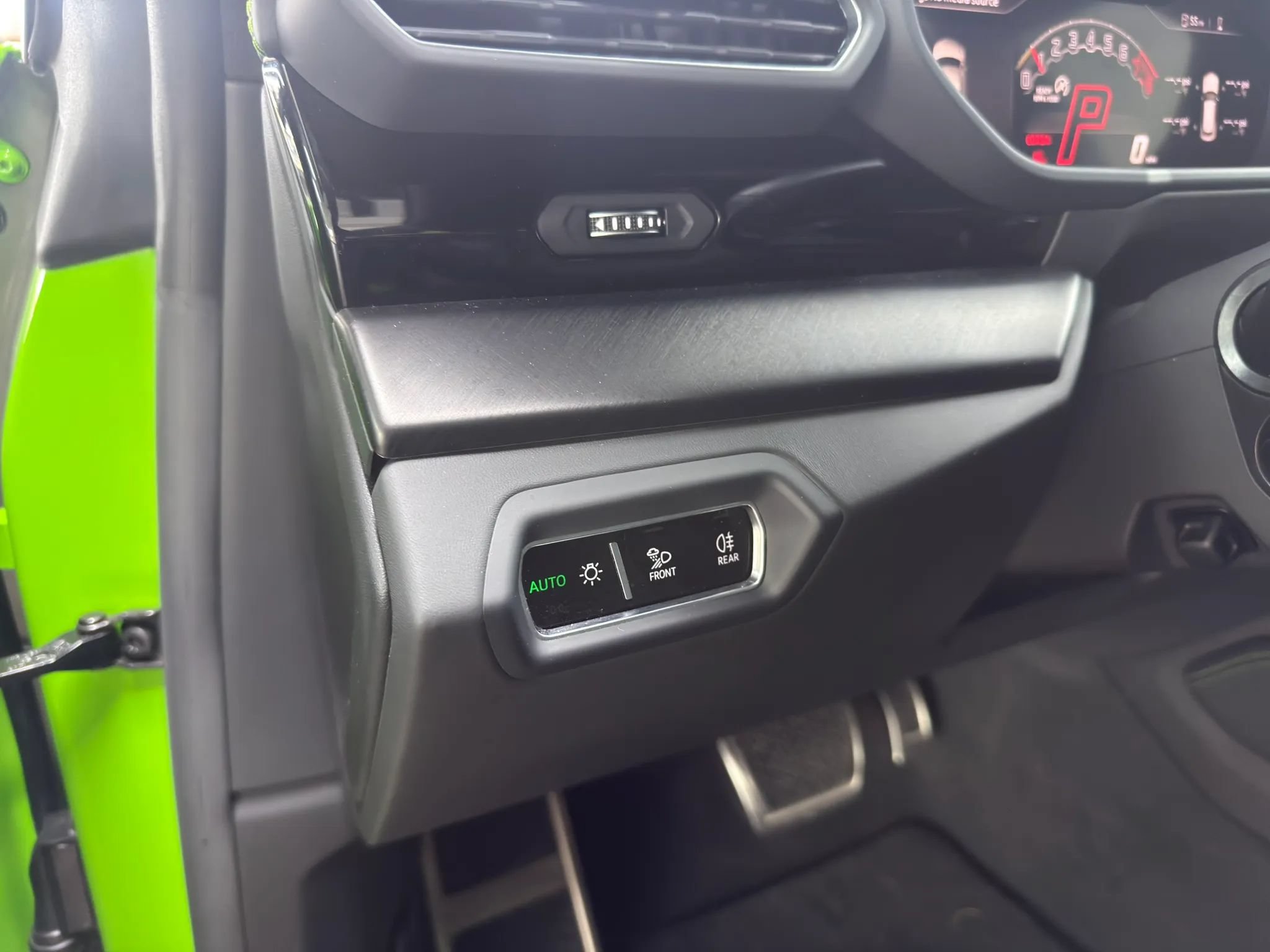 Used 2023 Lamborghini Urus S AWD/4WD image 25