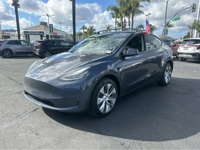 Used 2023 Tesla Model Y Long Range image 3