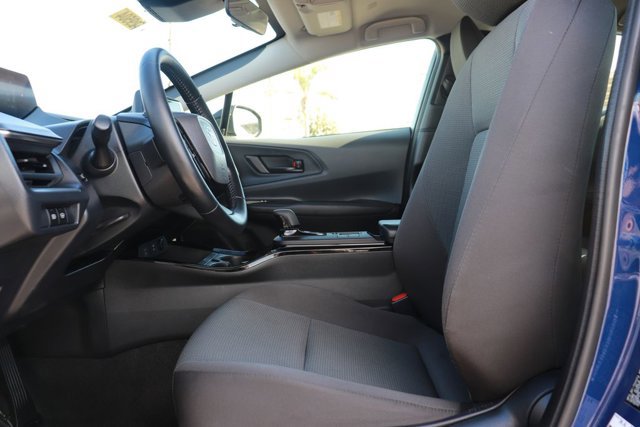 Used 2025 Toyota Prius LE image 10