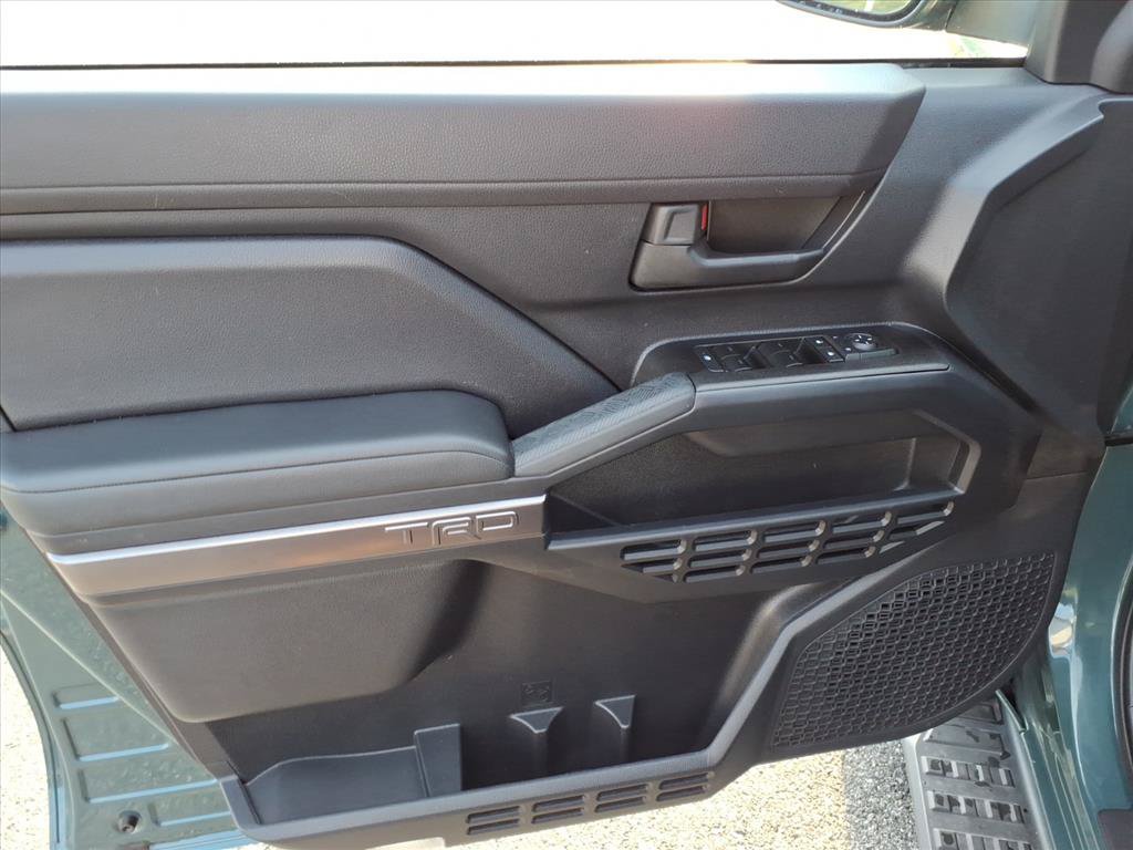 Used 2025 Toyota 4Runner TRD Off-Road AWD/4WD image 23