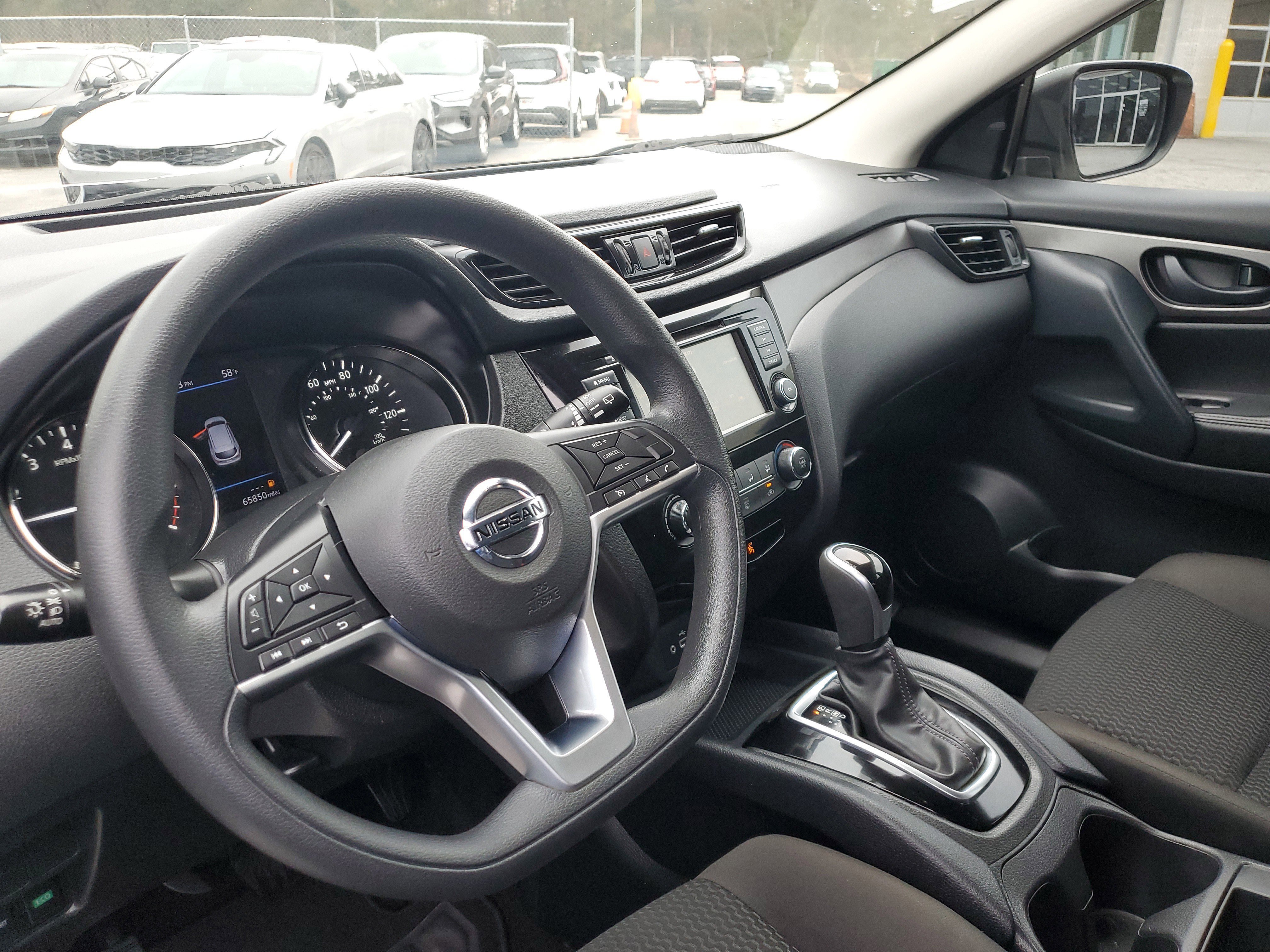 Used 2021 Nissan Rogue Sport S image 18