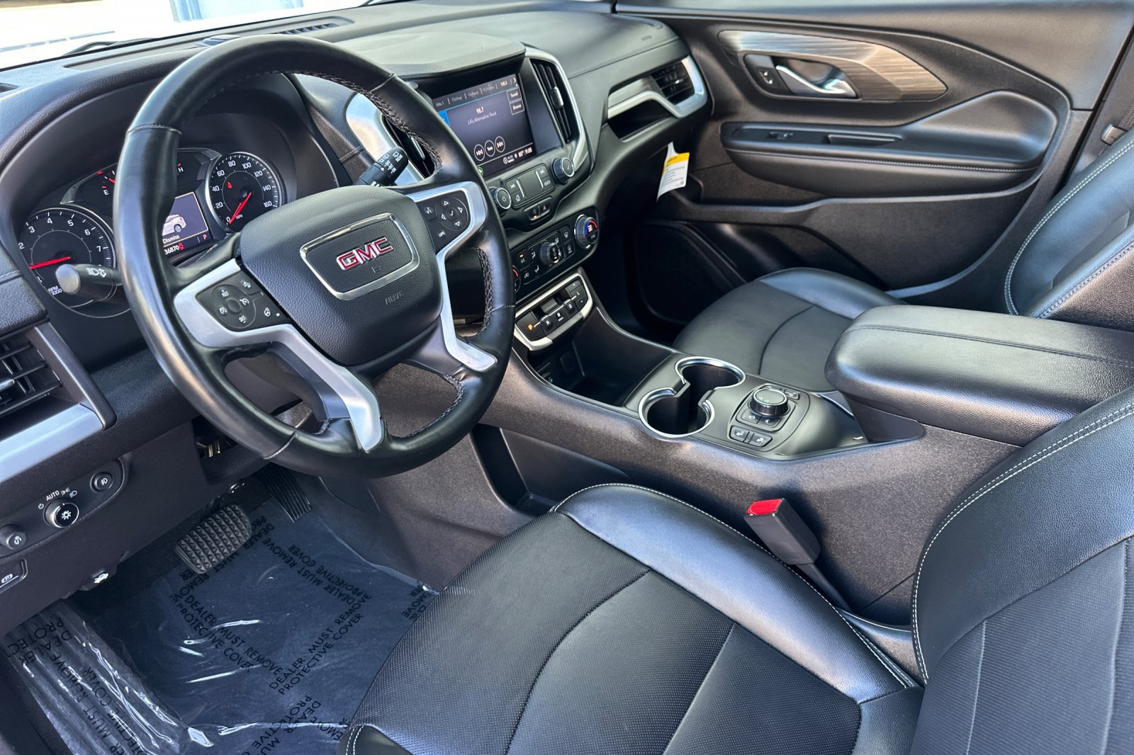 Used 2024 GMC Terrain SLT w/ Elevation Edition FWD image 10