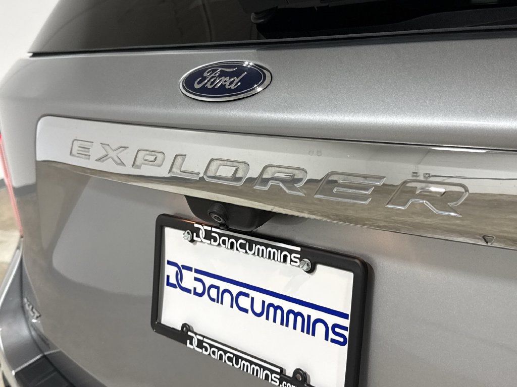 Used 2021 Ford Explorer XLT AWD/4WD image 26