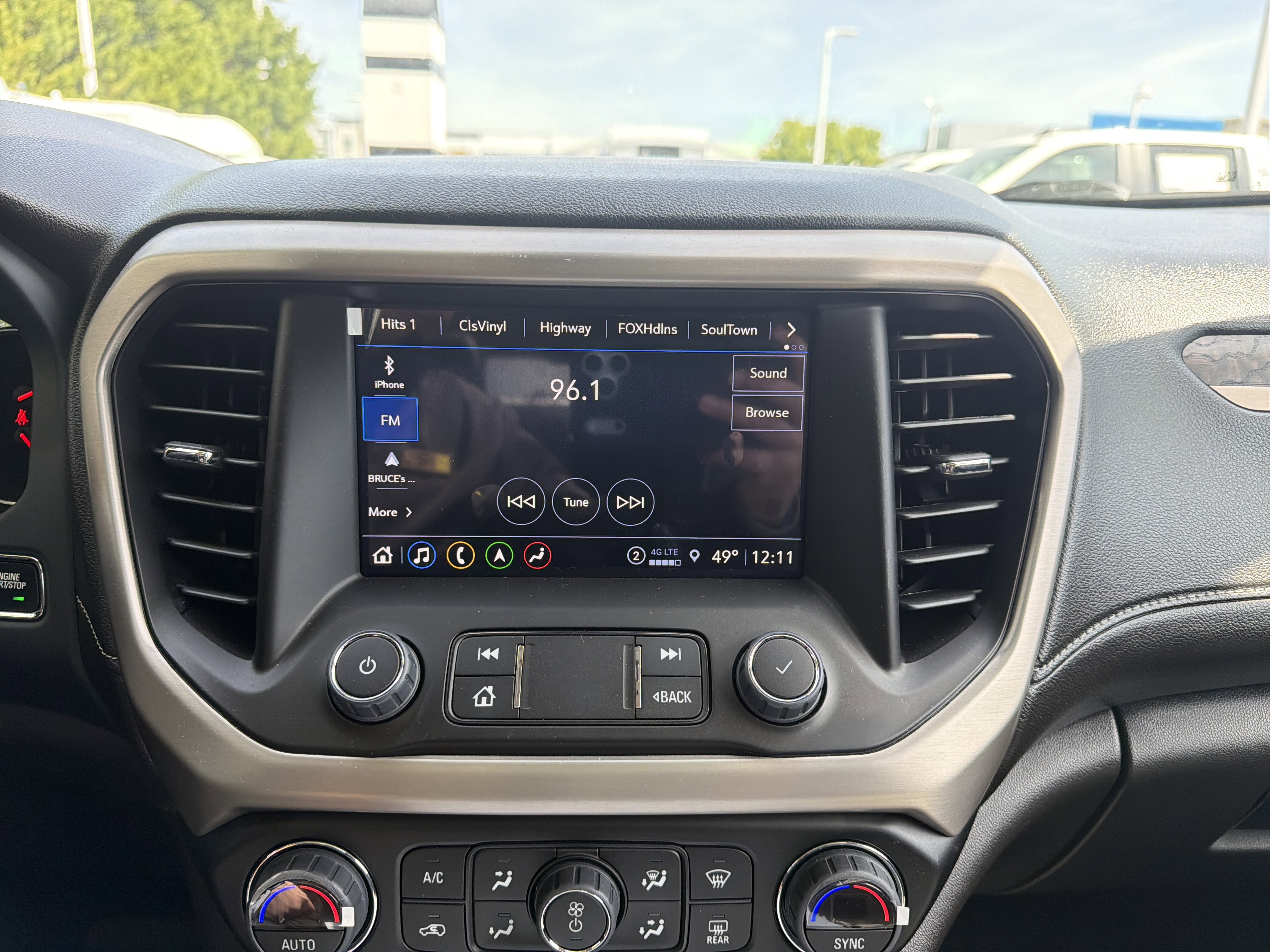 Used 2023 GMC Acadia Denali w/ Black Diamond Edition image 23