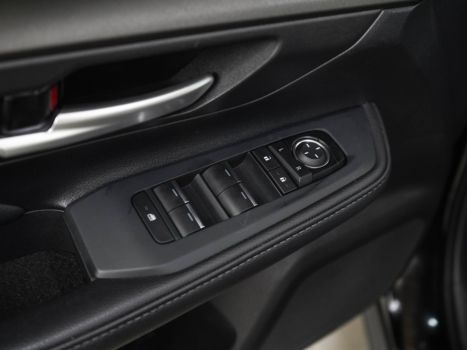 Used 2025 Toyota Grand Highlander AWD image 21