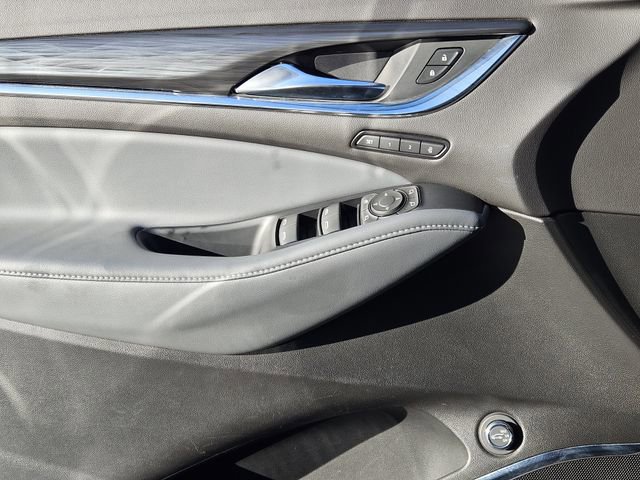 Used 2024 Buick Enclave Premium image 22