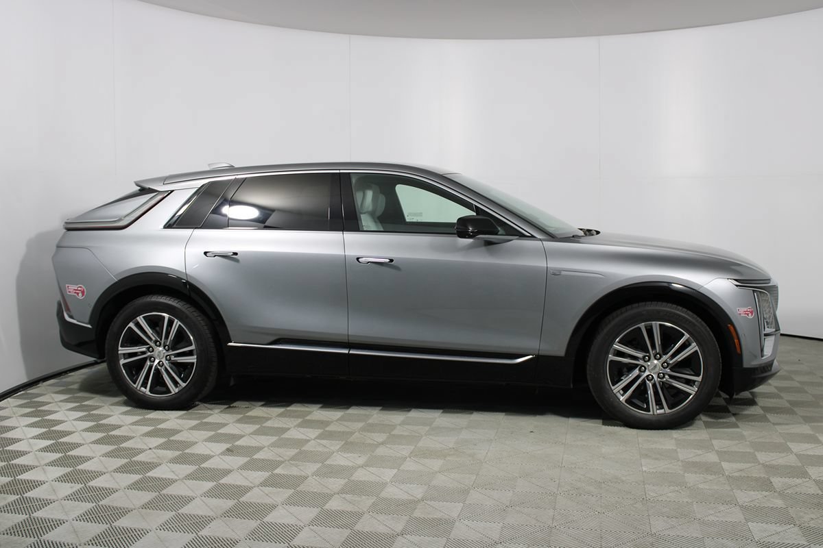 Used 2024 Cadillac Lyriq Luxury AWD/4WD image 40