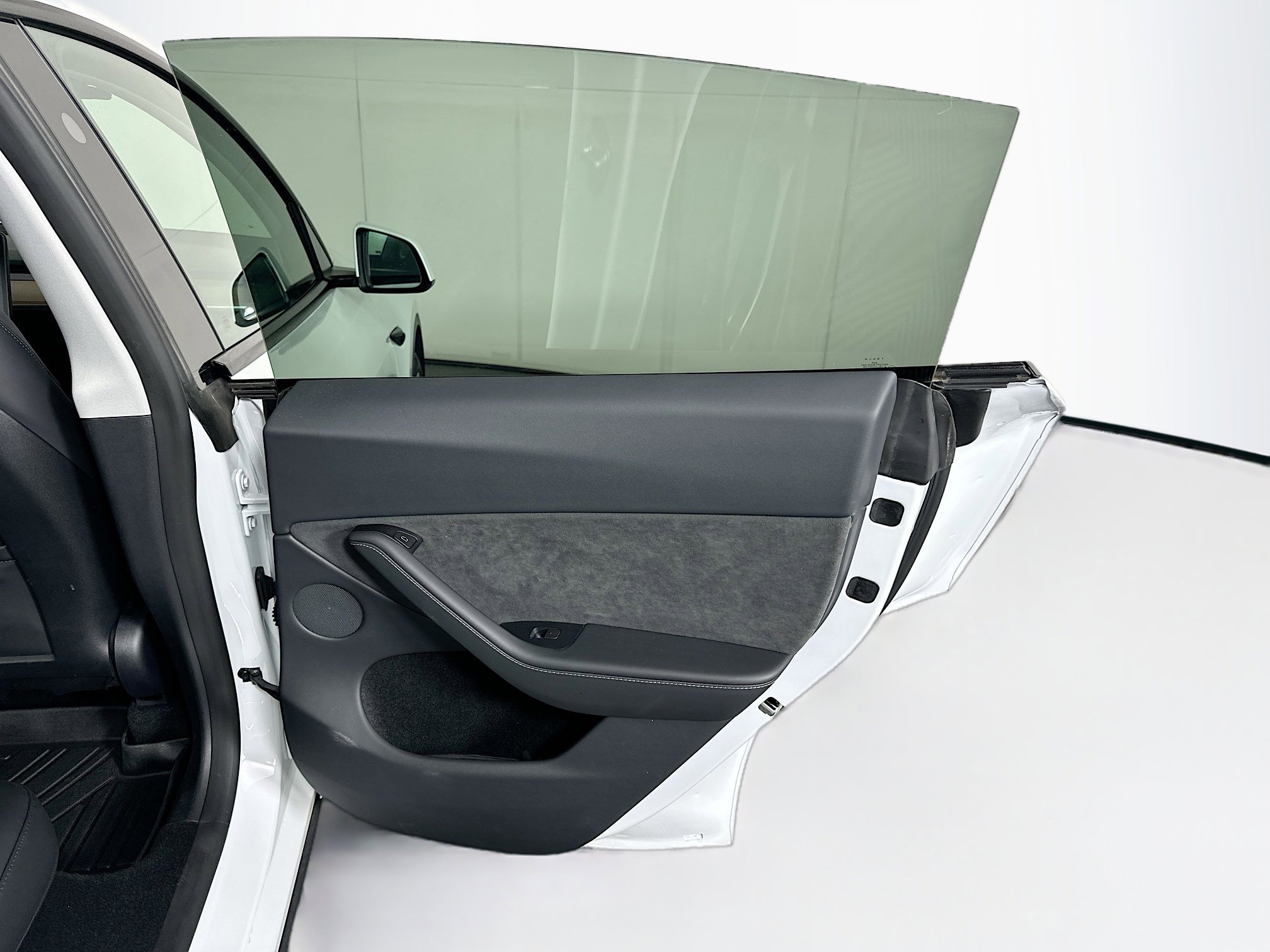 Used 2024 Tesla Model Y Long Range image 29