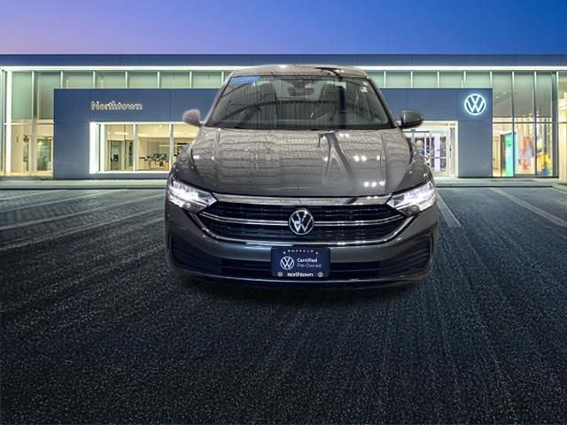 Certified 2023 Volkswagen Jetta SE w/ Panoramic Sunroof Package FWD image 6
