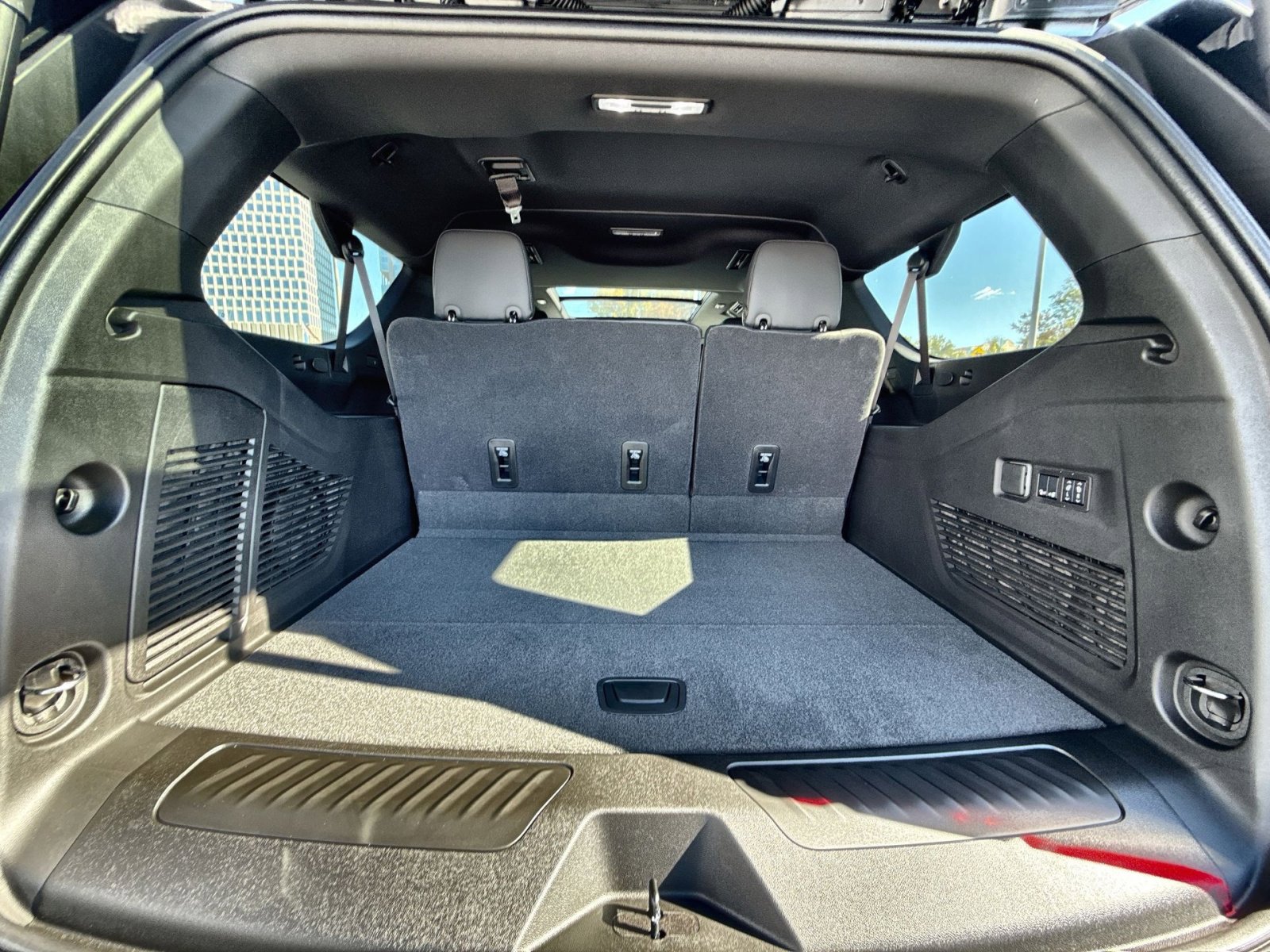 New 2026 GMC Yukon XL Elevation w/ Elevation Premium Package image 27