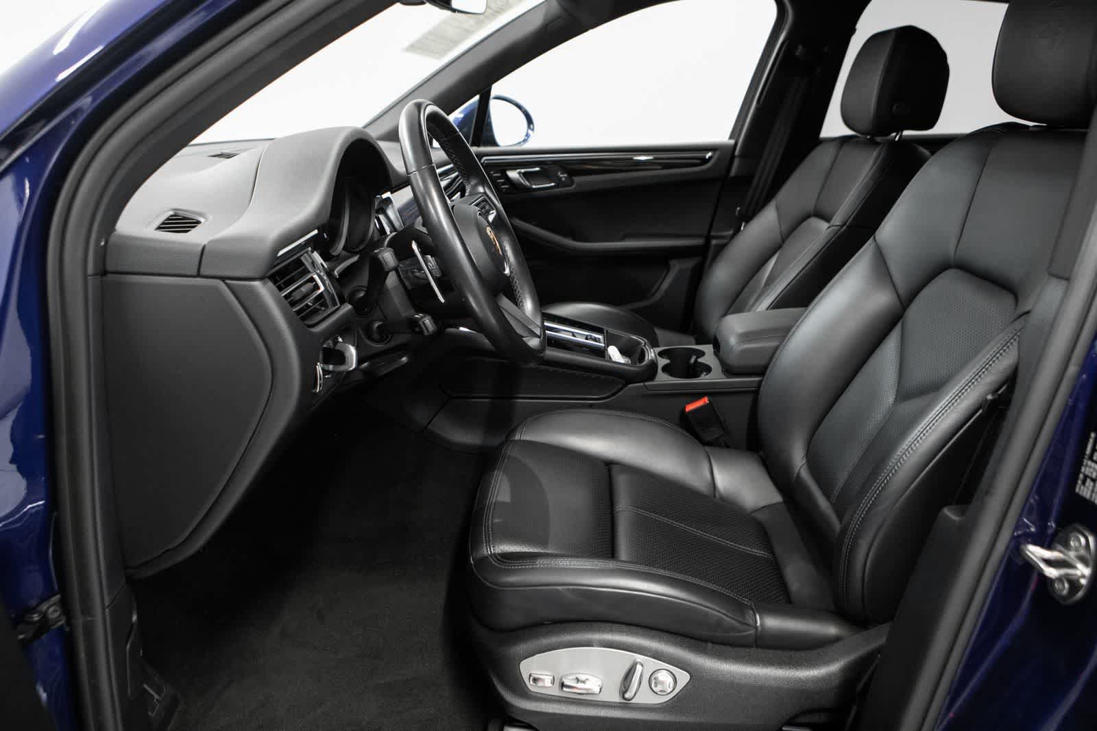 Certified 2023 Porsche Macan AWD/4WD image 18