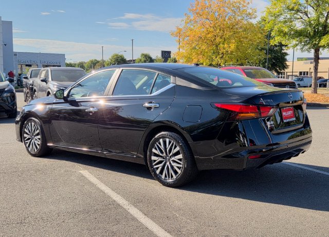 Certified 2025 Nissan Altima 2.5 SV FWD image 3