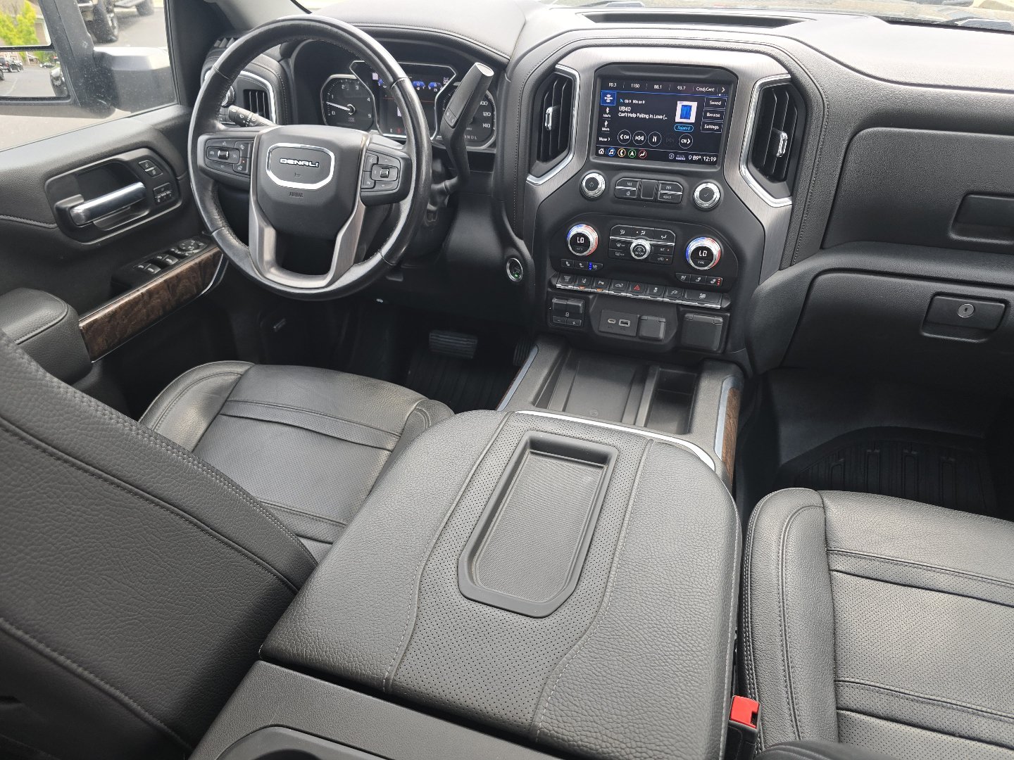 Used 2020 GMC Sierra 3500 Denali w/ Denali Ultimate Package AWD/4WD image 39
