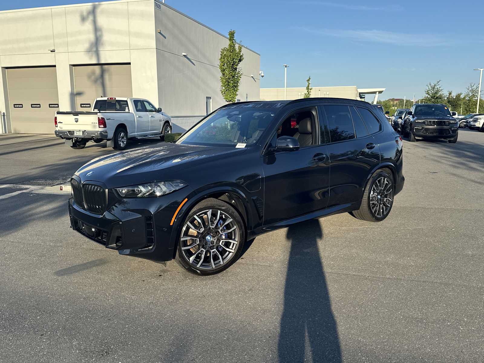 Used 2025 BMW X5 xDrive50e w/ M Sport Package AWD/4WD image 5